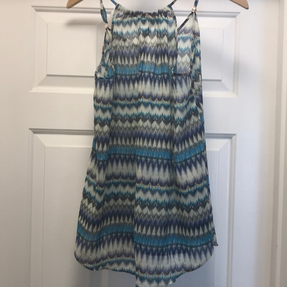 Sheer lightweight tank top - Picture 5 of 6